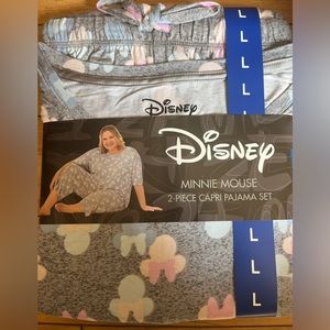 NWT Womans Disney Minnie Mouse Super Soft  Woman’s Pajama Set